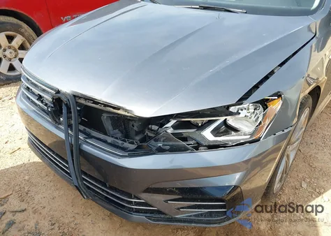 2018 Volkswagen Passat 2.0T R-Line/2.0T S из США, поврежденный, VIN 1VWAA7A31JC025005